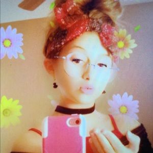 Meet your Posher, Ava